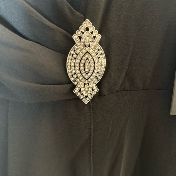 NWT Marina Black Long Sleeve Dress With Broach - Picture 4 of 5